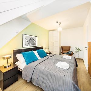 Executive Kamer met een Slaapkamer en een King Size Bed